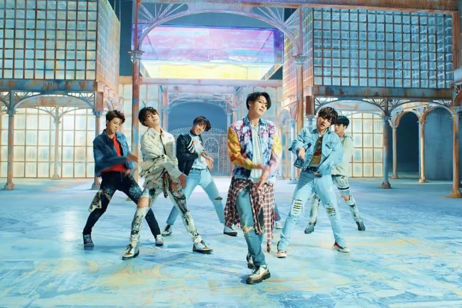 Fake love bts. БТС fake Love. БТС фейк лав группой. БТС фейк лав. BTS face.