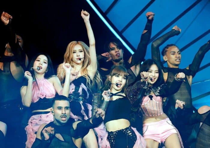 "Ужасное пение, вялые танцы»‎: корейский критик оценил выступление BLACKPINK на "Coachella" и разозлил фанатов