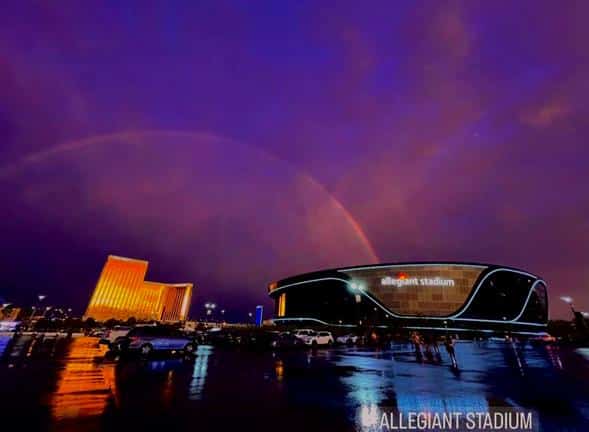 Лас-Вегас окрасился в розовый, приветствуя BLACKPINK на Allegiant Stadium