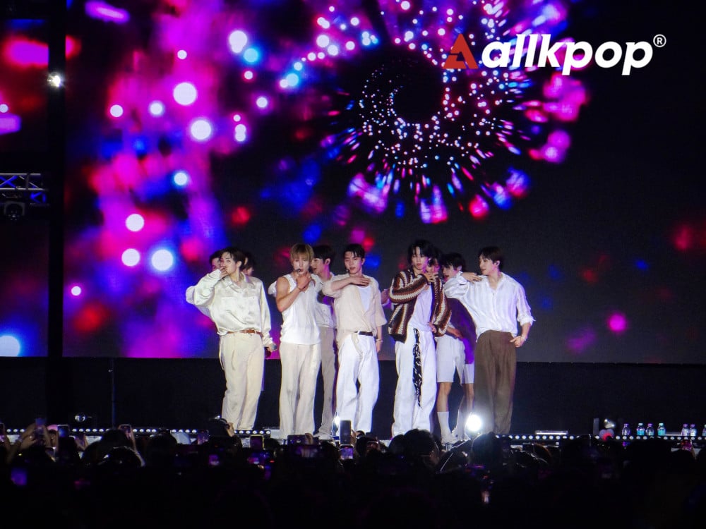 [ФОТО] fromis_9 и THE BOYZ выступили на фестивале «KWAVE Music Festival» в Маниле