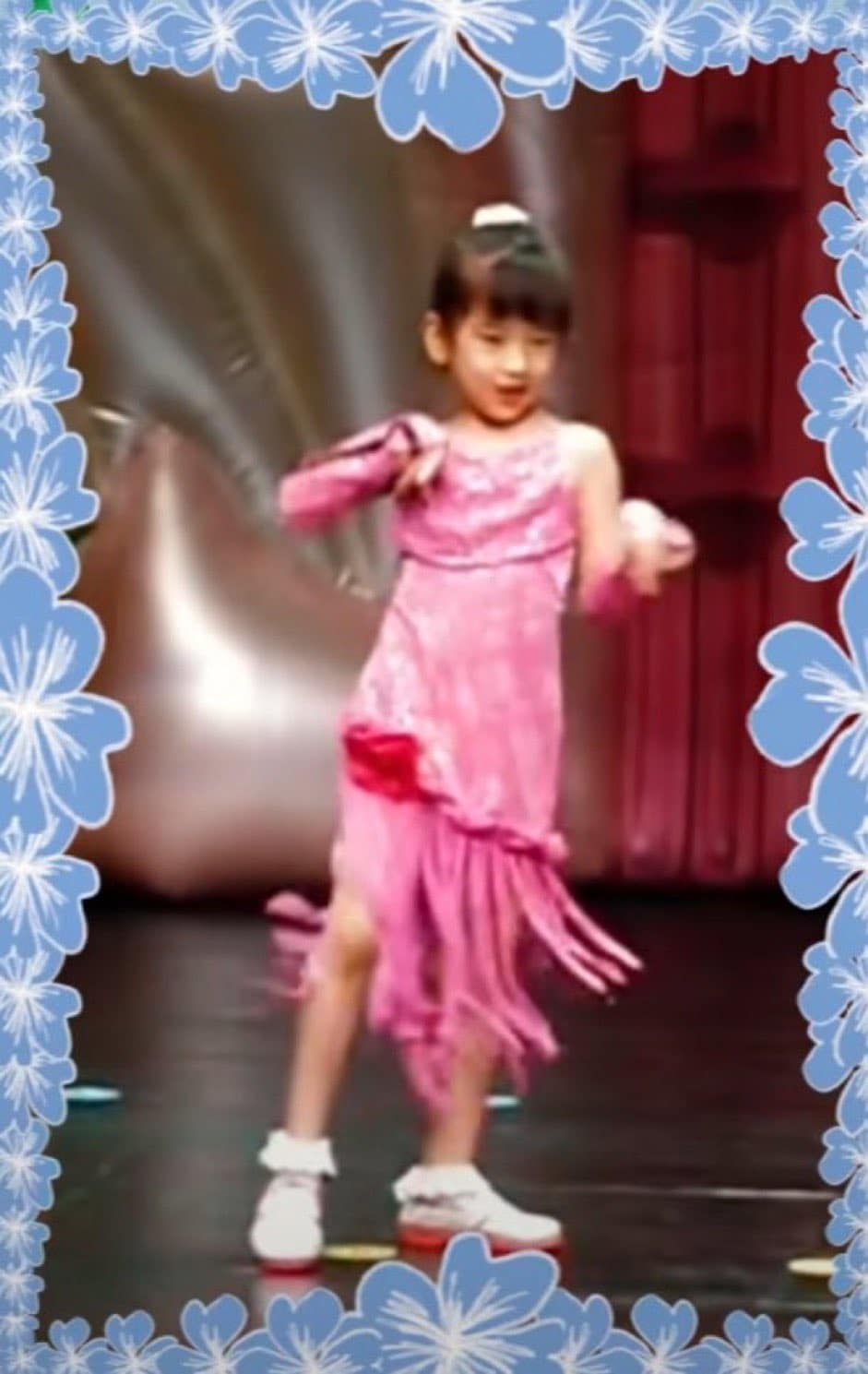 [theqoo] Видео с маленькой Юджин из IVE, танцующей под песню Wonder Girls «Nobody», вызвало умиление у фанатов