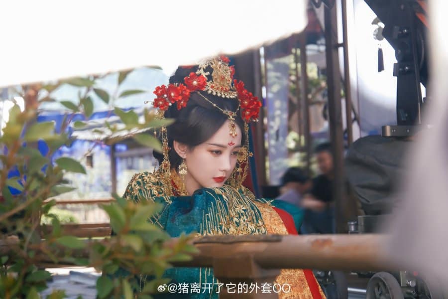 Воинственный Лю Юй Нин и очаровательная Ли И Тун на съёмках дорамы "Сон во сне"
