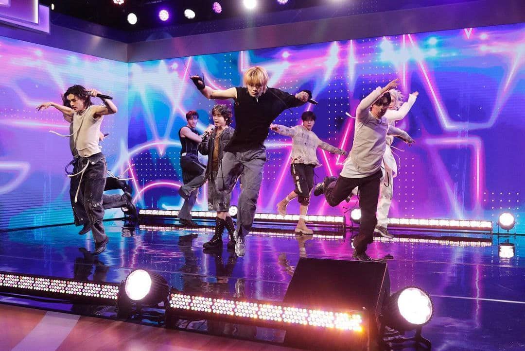 Stray Kids выступили на Good Morning America и подтвердили мировой тур в 2024 году