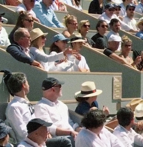 Ван Ибо посетил теннисный матч Ролан Гаррос во Франции