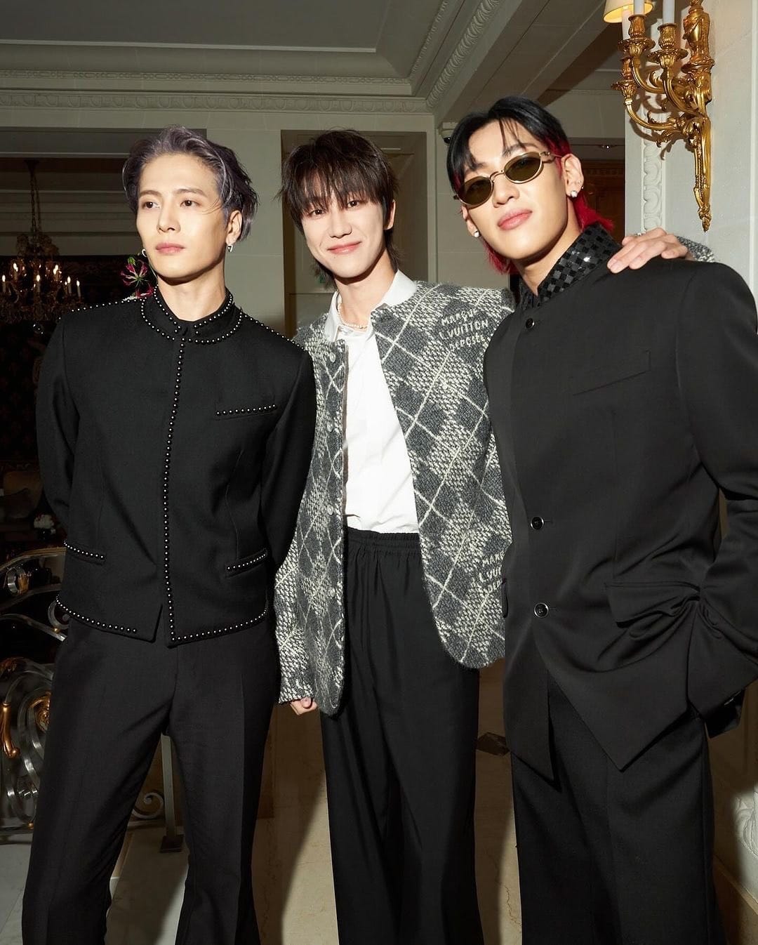 Гон Ю, БэмБэм и Джексон из GOT7, Юта из NCT, THE8 из SEVENTEEN на показе Louis Vuitton на Неделе моды в Париже