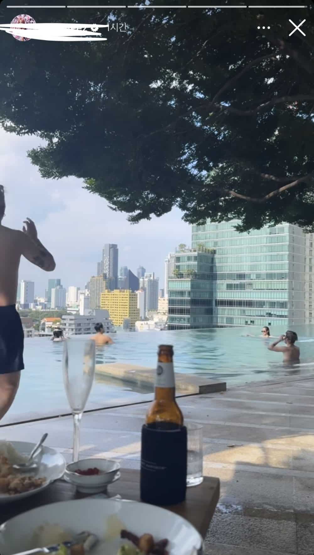 [pann] Танцовщицы Бэкхёна замечены на курорте в Бангкоке - нетизены возмущены «ложным нарративом»