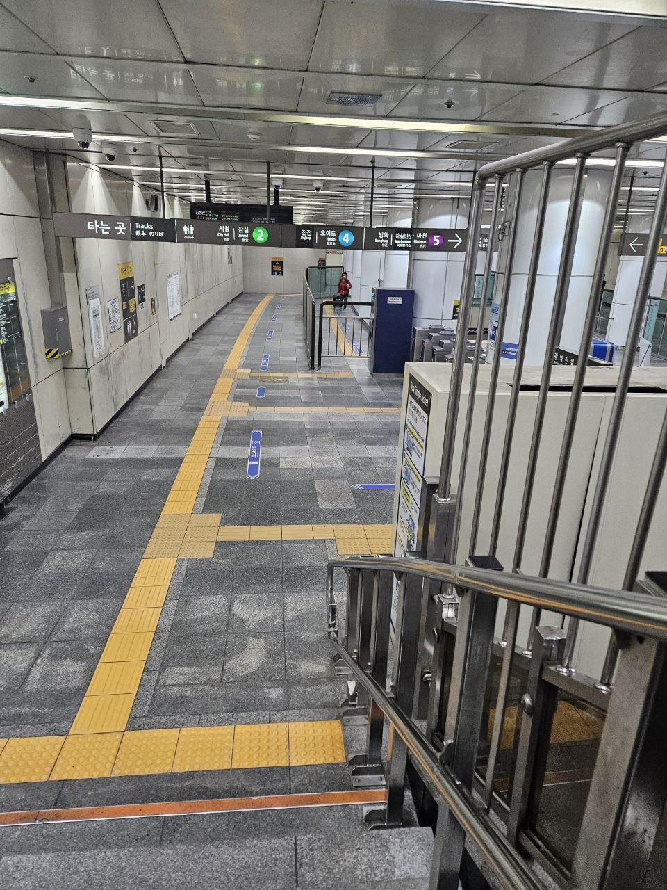 Так ли страшно метро Сеула, как о нём говорят