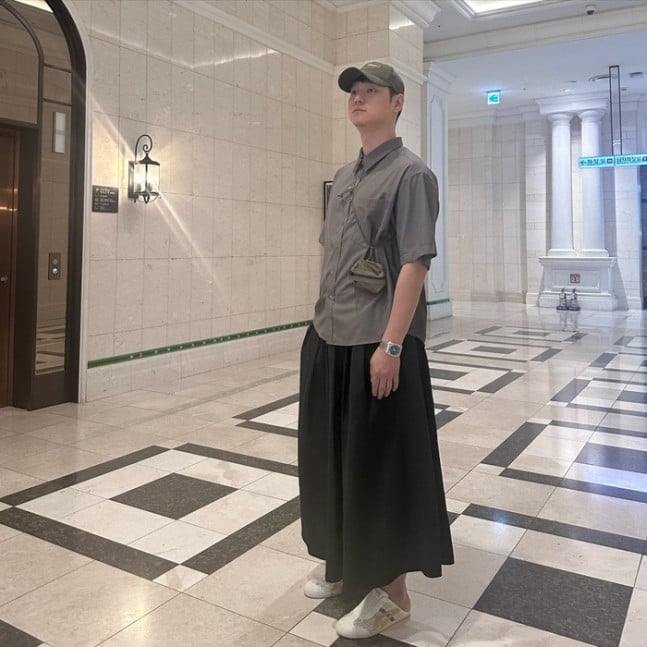 Смелые наряды Го Кён Пё стали предметом обсуждений в социальной сети