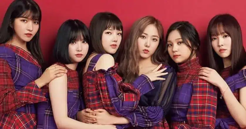 Официальный сайт GFRIEND используется для рекламы услуг для взрослых