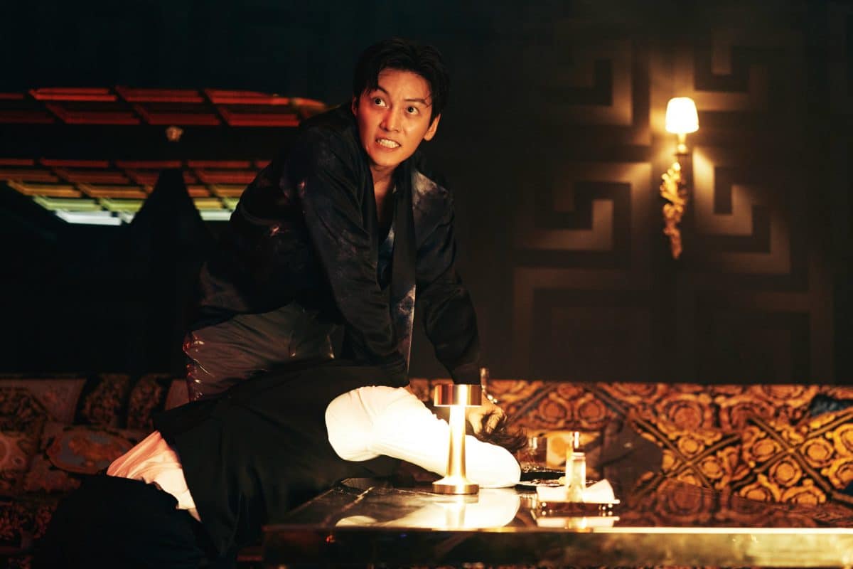 Джи Чан Ук становится бессовестным злодеем в новом фильме «Револьвер»