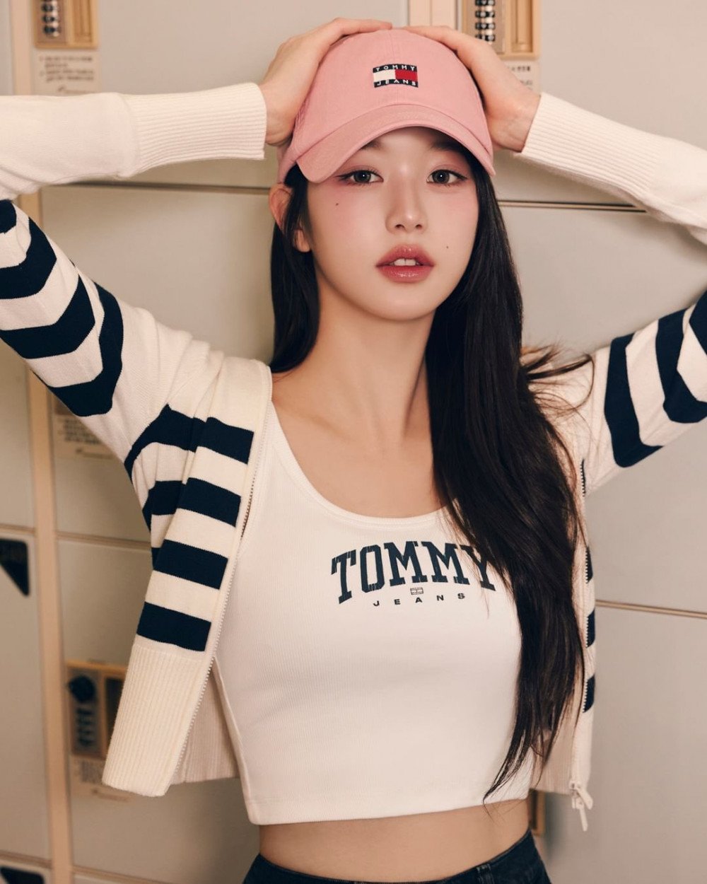 Вонён из IVE выбрана новой моделью Tommy Jeans в Корее