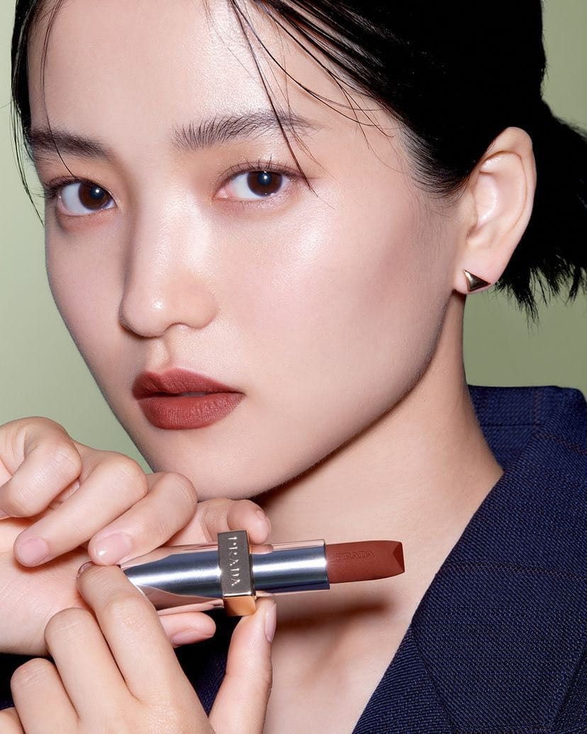 Ким Тэ Ри пленяет элегантностью в фотосессии для Prada Beauty