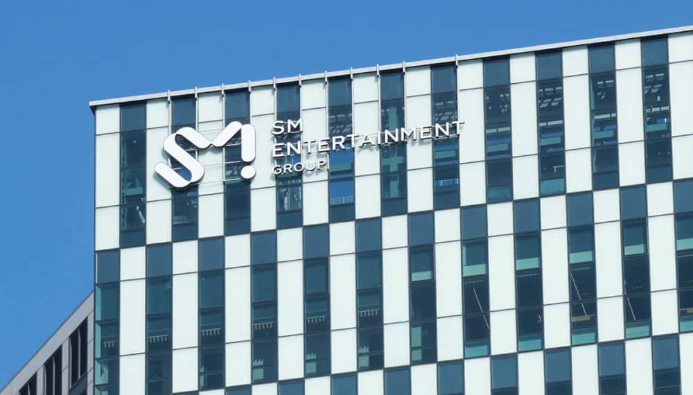 SM Entertainment выдадут акции почти всем сотрудникам в качестве поощрения