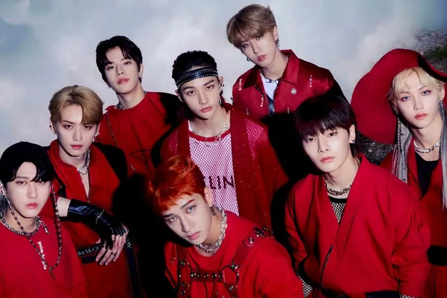 Stray Kids стали вторыми K-Pop артистами в истории RIAA, получившим золотой сертификат с 4 разными песнями в США