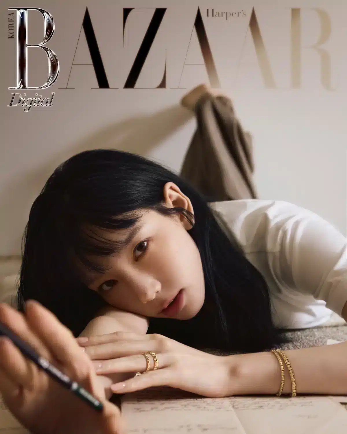 Изящная Тэён из Girls' Generation в новой фотосессии для Harper's BAZAAR Korea x Louis Vuitton